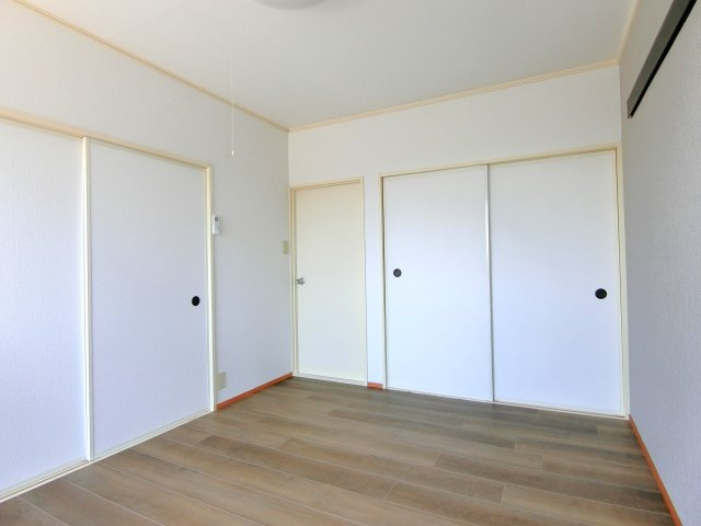 パルテール市川の洋室