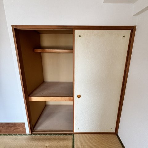 ティアラ高砂ハイツの収納