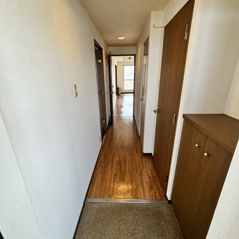 ティアラ高砂ハイツの玄関
