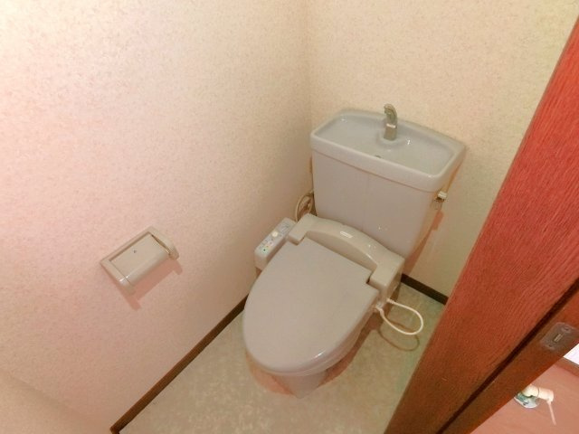コーポツーリーフのトイレ
