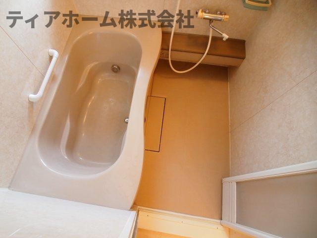 香芝市穴虫のハイツの浴室|お風呂で日々の疲れを落としましょう