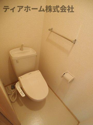 香芝市穴虫のハイツのトイレ|落ち着いたトイレです