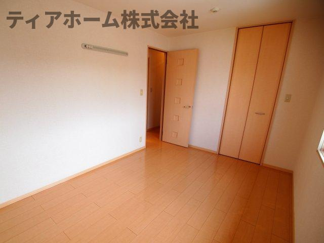香芝市穴虫のハイツの洋室|ゆったりした洋室です