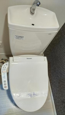 【トイレ】 | la luce  | 別号室の写真になります。現況優先。