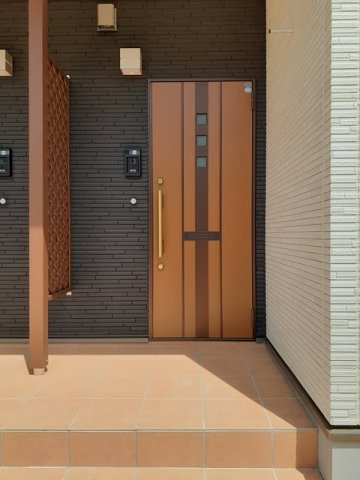 スズラン　Ｃのエントランス|建物の内部です