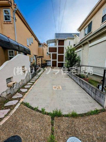 岡山東４丁目　中古一戸建ての駐車場|■物件内覧・資金計画相談・住宅ローン相談、リフォーム相談、お問合せ受付中■
※当日・翌日のご内覧、ご相談はお電話でのお問合せがスムーズです！