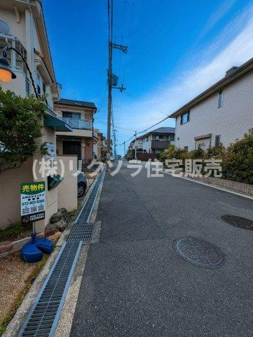 岡山東４丁目　中古一戸建ての前面道路含む現地写真|■物件内覧・資金計画相談・住宅ローン相談、リフォーム相談、お問合せ受付中■
※当日・翌日のご内覧、ご相談はお電話でのお問合せがスムーズです！