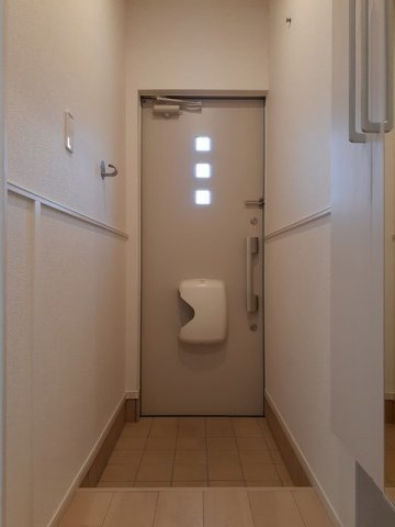 メゾン　ネモフィラの玄関