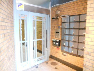 河原町御池竹内ビルディングのエントランス|夜間オートロック