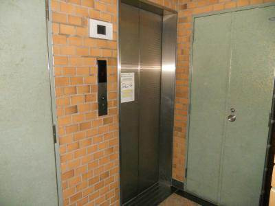 河原町御池竹内ビルディングの駐車場|エレベーター