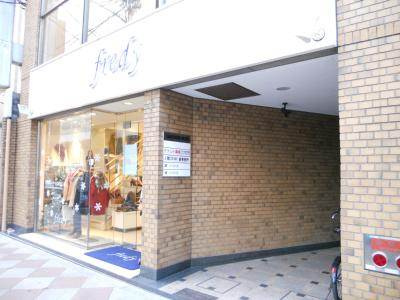 河原町御池竹内ビルディングのエントランス