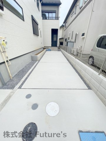 流山市美田　新築戸建　全2棟　2号棟の駐車場|カースペース縦列2台可能