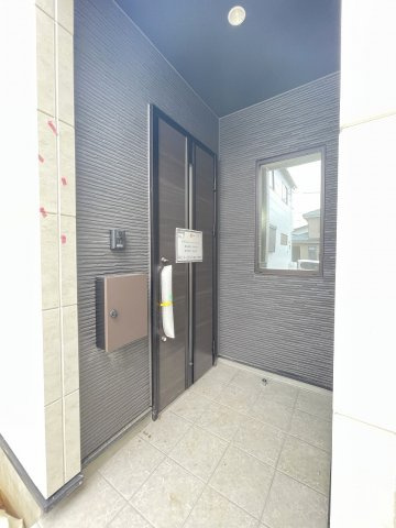 流山市美田　新築戸建　全2棟　2号棟のエントランス|玄関アプローチ