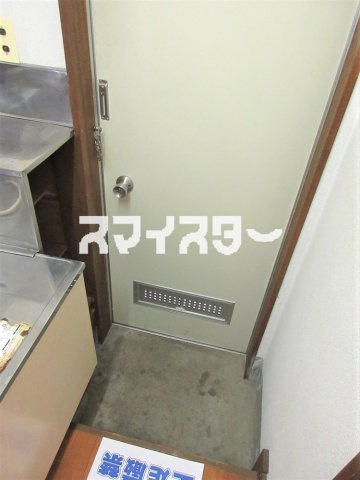 立川市富士見町４丁目の賃貸マンションの玄関