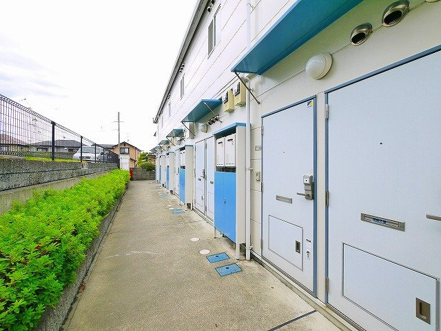 レオパレスＷＩＬＬ南郡山の玄関|玄関です