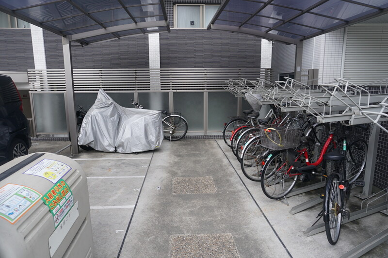 サクシード墨染の駐車場|駐輪場