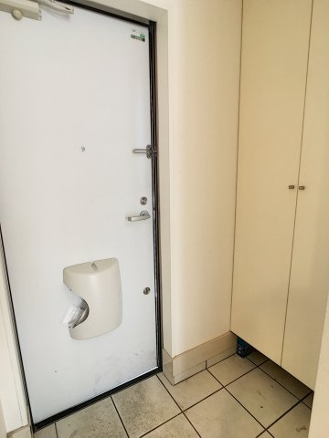 エクリュ赤間の玄関