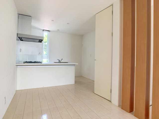 エクリュ赤間の居間・リビング