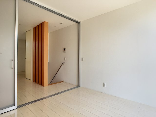 エクリュ赤間の居間・リビング