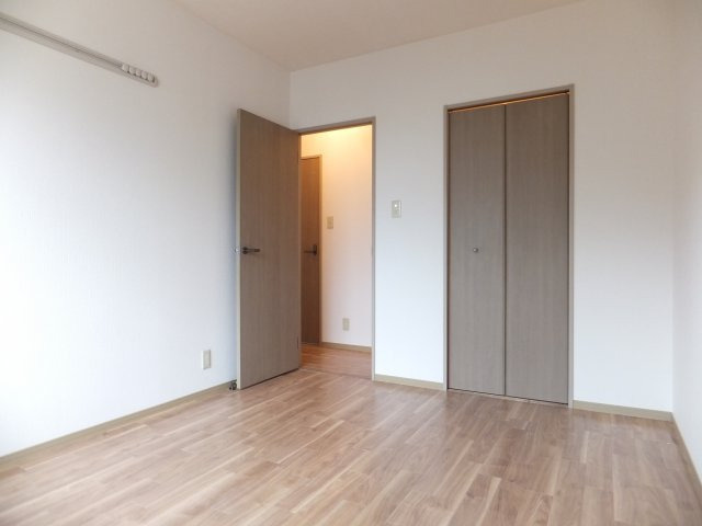 ラ・ヴェルドミールの洋室|6帖洋室