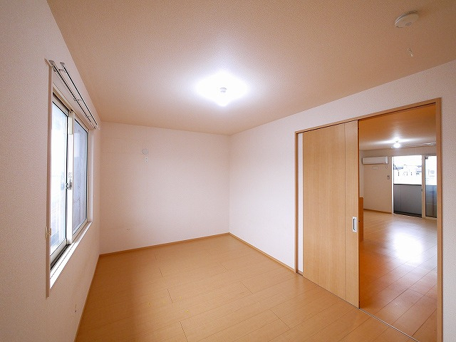 ラルーチェⅡの洋室|きれいな洋室です