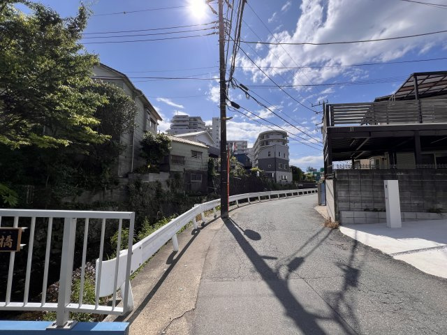 海まで2分！前田川リバーサイド　地下室と離れのある戸建ての周辺|住宅地