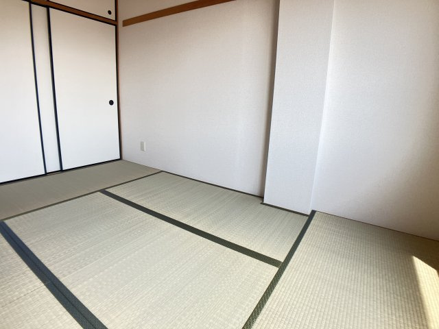 ラ・メール岡野の和室