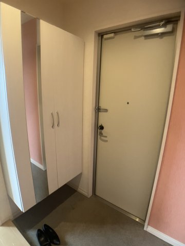 シャルマンドミールの玄関