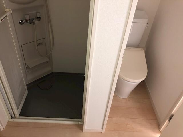 【シャワールーム】