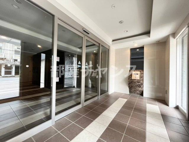 プレサンス上前津グレースのエントランス