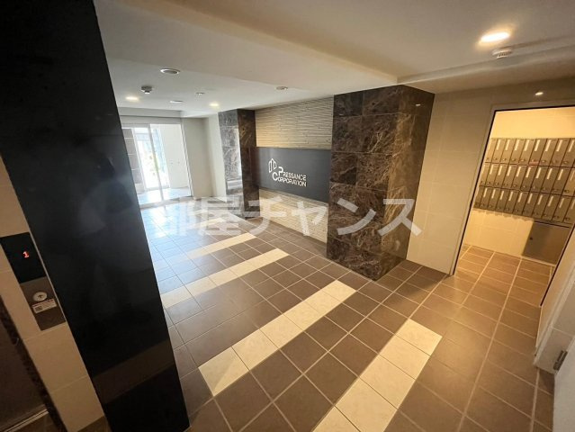 プレサンス上前津グレースのロビー