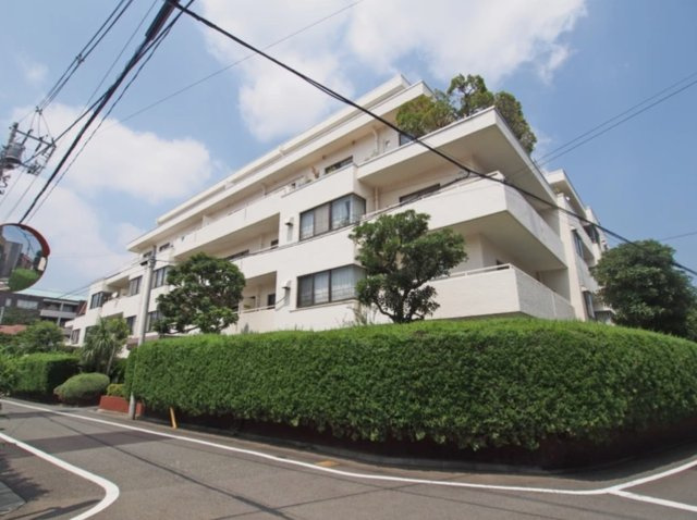 ロワイヤル碑文谷の外観