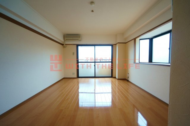 コーポラス坂井【キャッシュバック対象物件】の居間・リビング|おしゃれな居間です