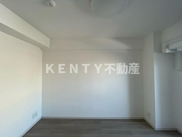 【居間・リビング】 | Ｋ－ｒｅｓｉｄｅｎｃｅ蒲田 | こちらの居間で趣味の時間をお楽しみください