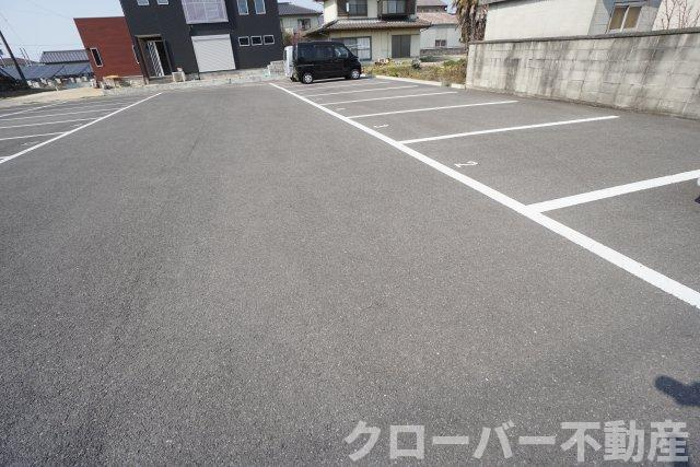 サンプラザ矢野の駐車場