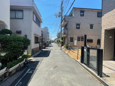 【前面道路含む現地写真】 | 条南小・建築条件なし・更地渡し・土地23坪・泉大津市条南町 | 前面道路含む現地写真です