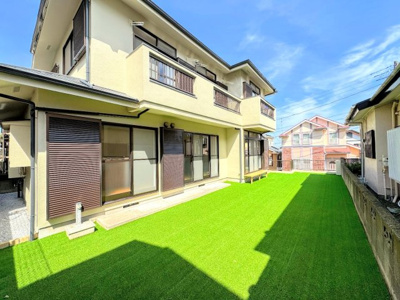 【外観】 | ◆◇片吹　フルリノベ済み戸建て◇◆ | ◆一戸建てを中心とした街並みが整然と続き、周辺は高い建物が建っていないので、緑の多い閑静な趣を感じる環境です。街並みや周辺環境も重要なポイントです！！