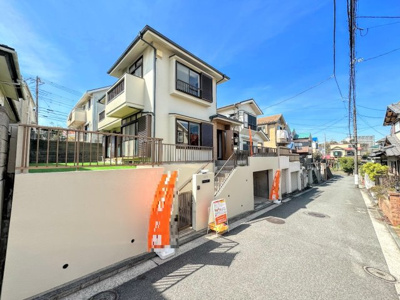 【前面道路含む現地写真】 | ◆◇片吹　フルリノベ済み戸建て◇◆ | ◆前面道路も幅員があり車の運転も安心！前面道路は閑静な住宅地。車通りの少ない道路です。お子様にも安心です。