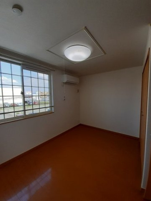 【内装】 | プラタ　エムⅡ | 明るい色調の室内です