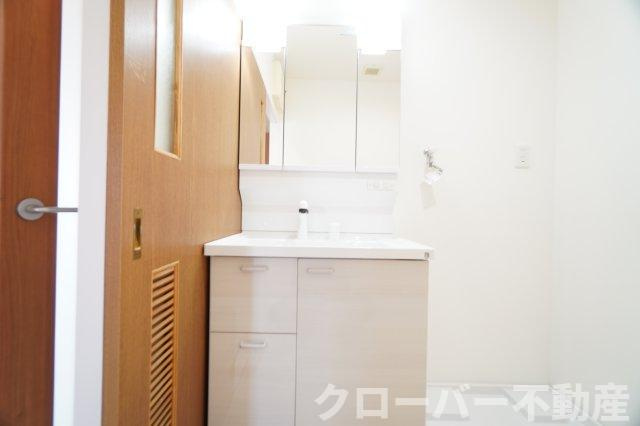 山崎マンションの独立洗面台
