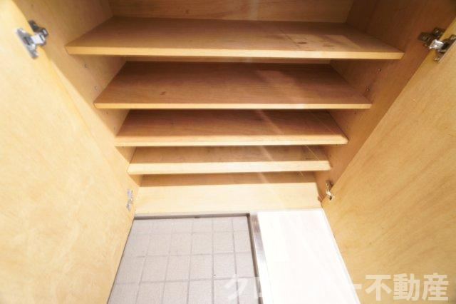 山崎マンションの収納