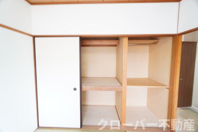 山崎マンションの収納