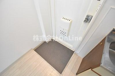 グランキューブ青山町の玄関