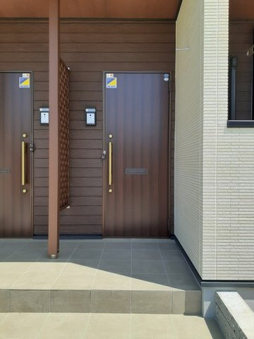 アペ・伊奈の玄関