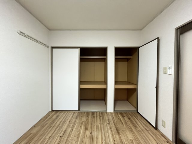 サンクレセントKの洋室