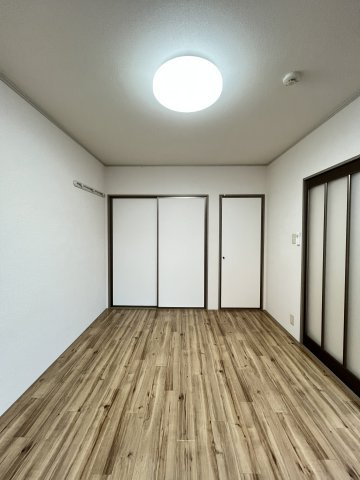 サンクレセントKの洋室