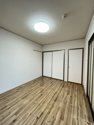 サンクレセントKの洋室