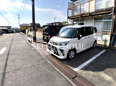 【駐車場】 | 岡崎市羽根町大池戸建 | 駐車場に車を止められます