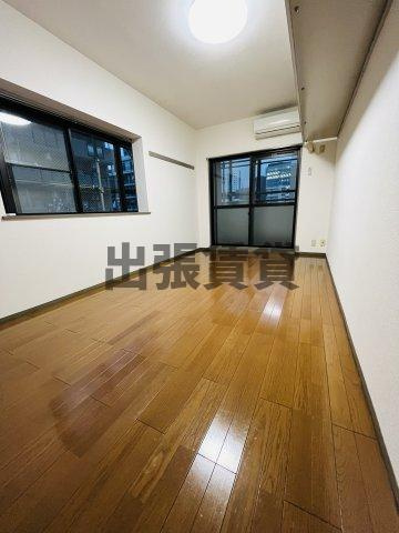 仲介手数料0円！モナティス那古野の居間・リビング