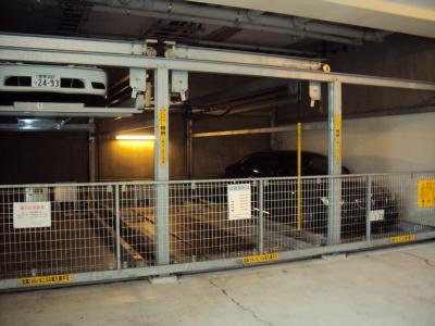 アーバンフラッツ五条堀川の駐車場